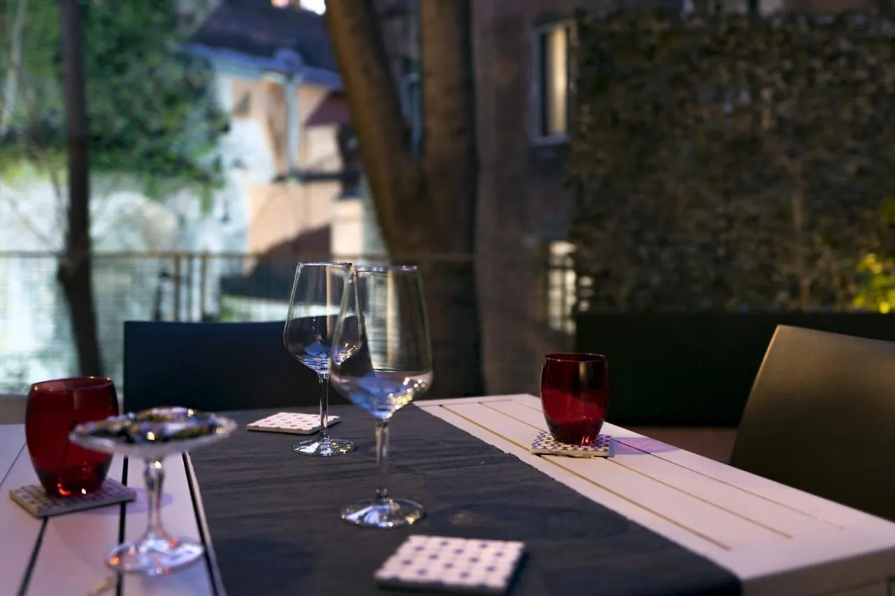 **  Relais Anfitheatro Bed & Breakfast Catania Italy